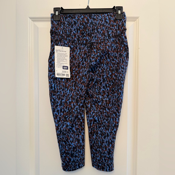 NWT Lululemon Cropped Base Pace Leggings - Picture 2 of 5